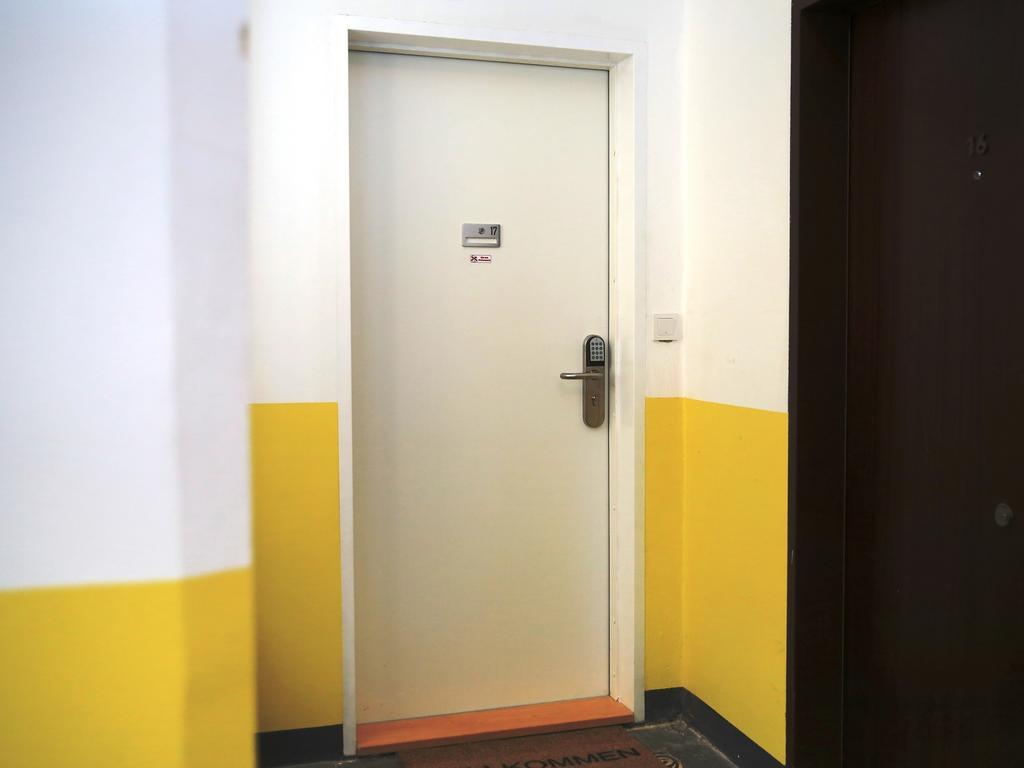 Flatprovider Comfort Eduard Apartment - Contactless Check In Vienna Room photo